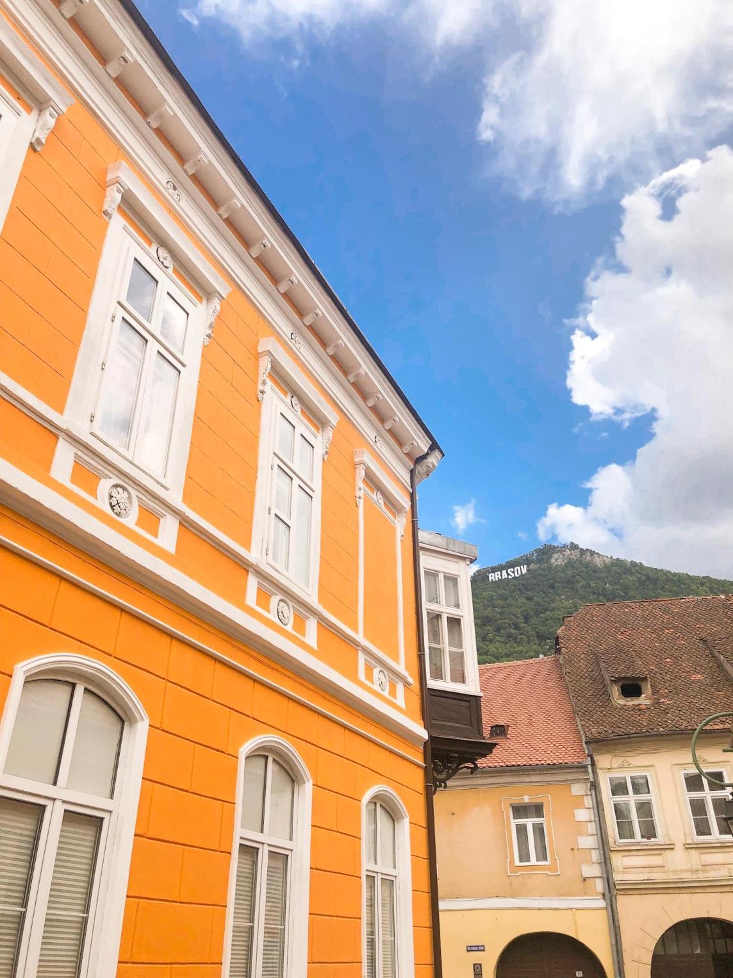 Voya Nordic Apartment-A Luxury Oasis In The Old Town Brasov Room photo