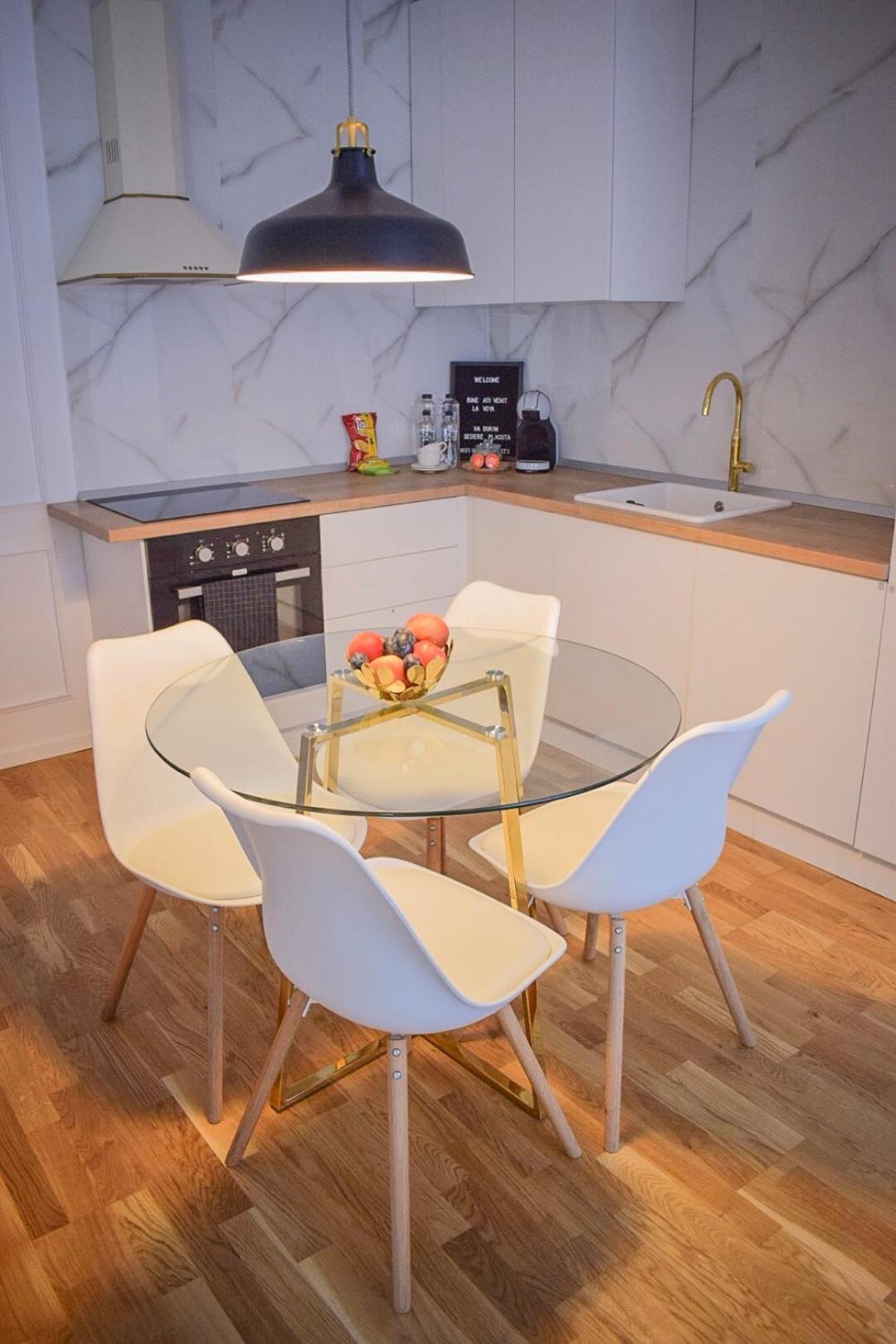 Voya Nordic Apartment-A Luxury Oasis In The Old Town Brasov Room photo